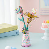 Hello Kitty® and Friends Keroppi & Hello Kitty Lily - 3D Miniature Scene